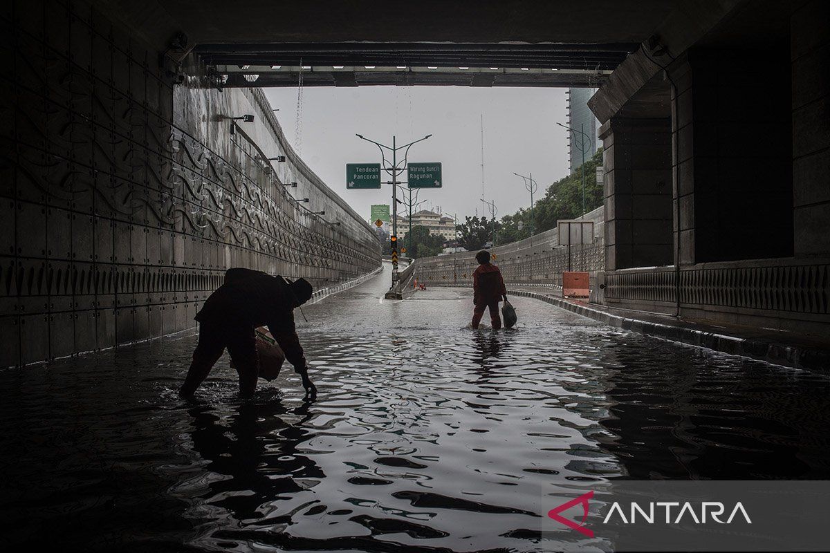 Bang Doel sebut pembangunan waduk penting untuk tangani banjir