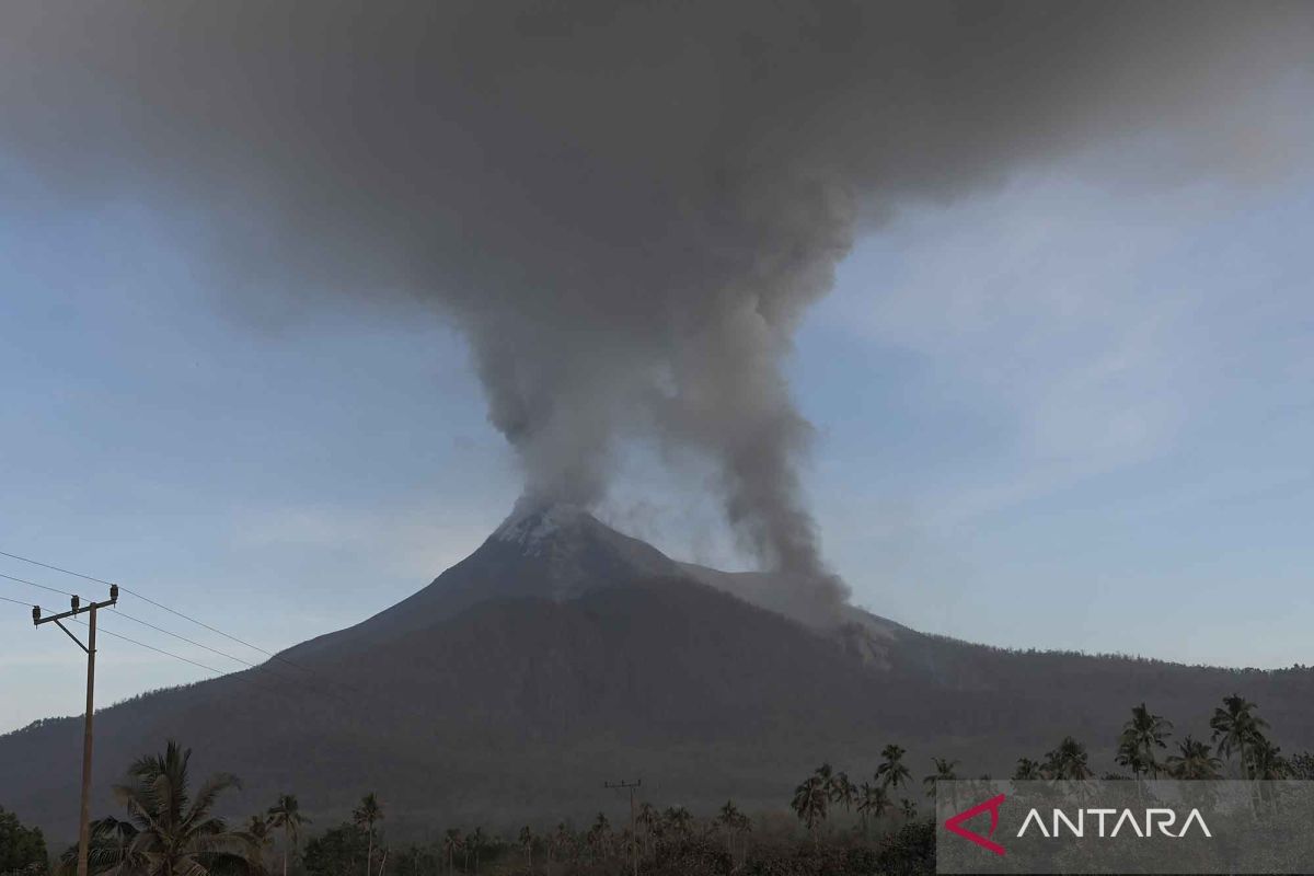 BMKG: Debu vulkanik Gunung Lewotobi Laki-laki sampai ke Pulau Lombok